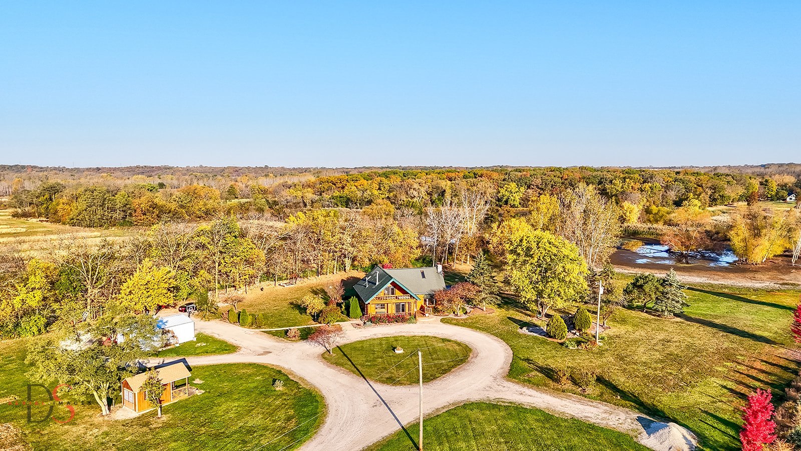 7920 Old Stage Road Morris, IL 60450 - Photo 34 of 43 a view of a swimming pool with an outdoor seating