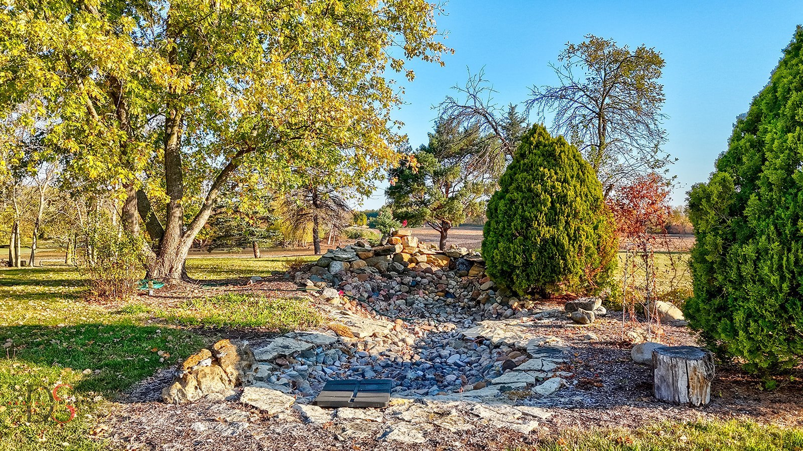 7920 Old Stage Road Morris, IL 60450 - Photo 37 of 43 a view of backyard with tree