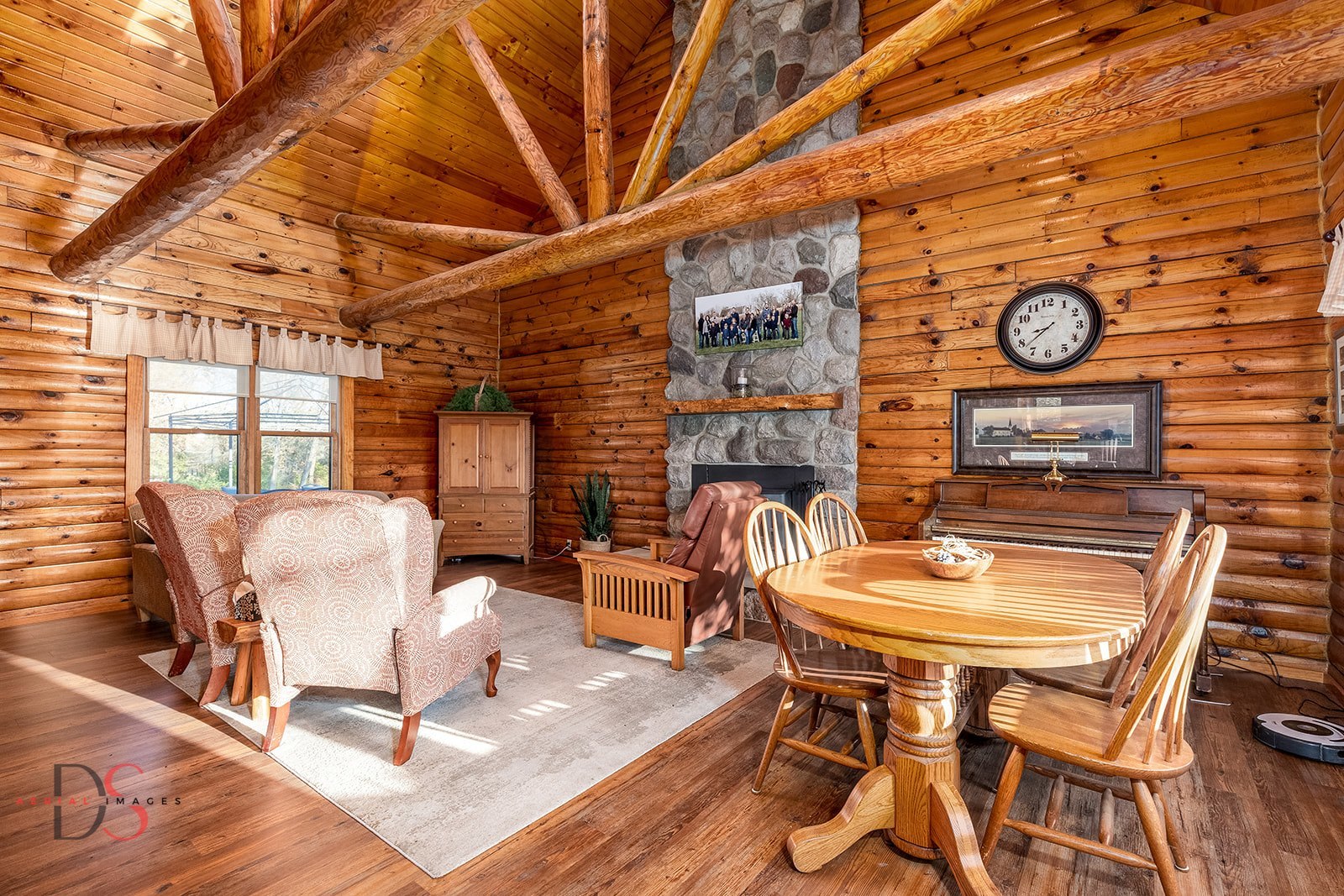 7920 Old Stage Road Morris, IL 60450 - Photo 10 of 43 a dining room with furniture and wooden floor