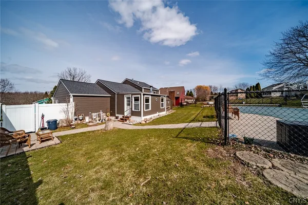 $285,000 | 129 Bent Tree Lane, Van Buren, NY 13027