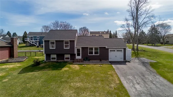 $285,000 | 129 Bent Tree Lane, Van Buren, NY 13027