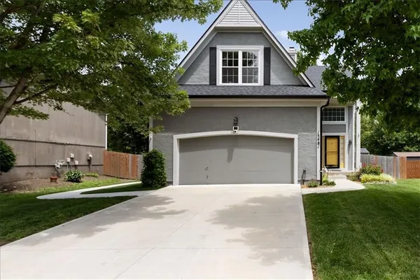 $389,000 | 15481 South Wyandotte Drive, Olathe, KS 66062