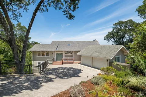 $1,995,000 | 16 Guisela Court, Novato, CA 94945