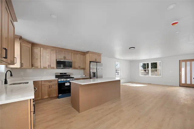 $729,900 | 119 Farm Street, Providence, RI 02908