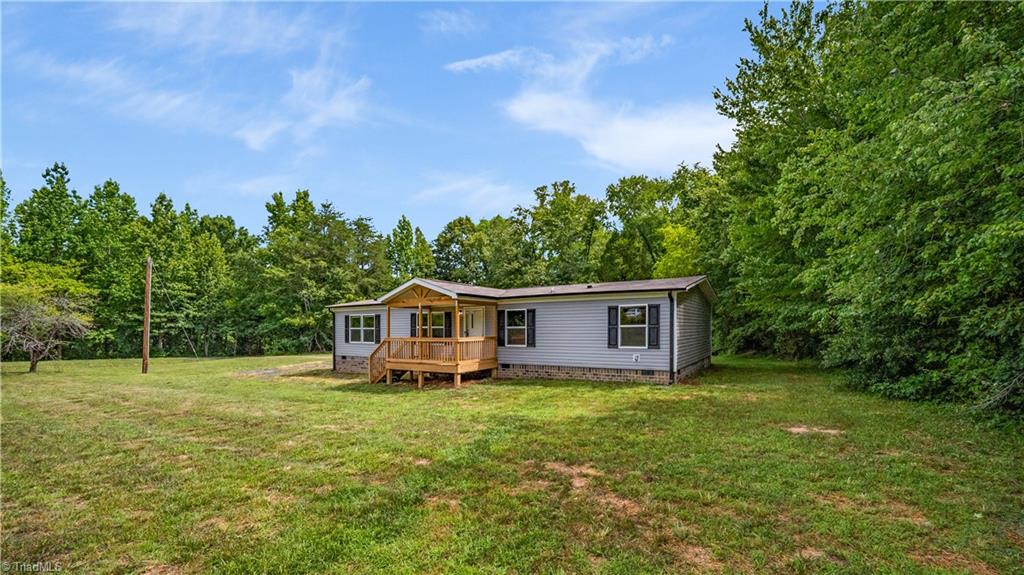 153 Mosley Loop Madison, NC 27025 - Photo 4 of 49