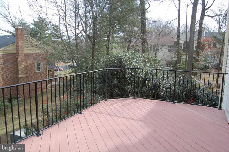 11706 Putting Green Court Reston, VA 20191 - Photo 7 of 20 Deck - View from