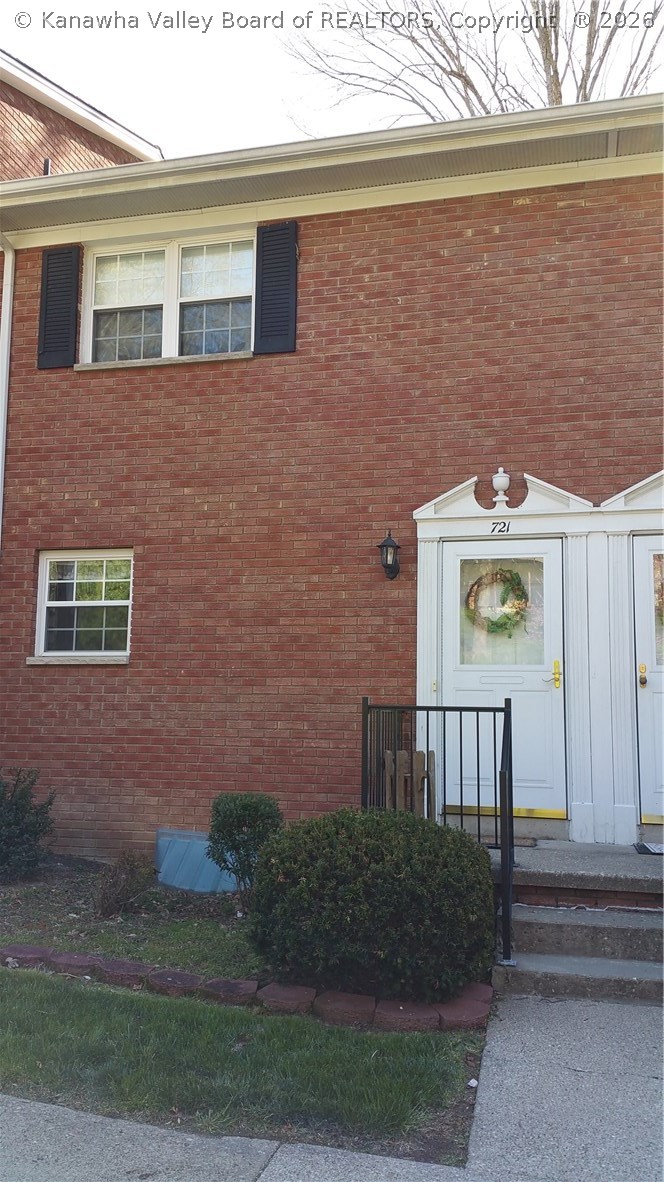 721 Castlegate Road Charleston, WV 25303 - Photo 1 of 20 Gallery Image 1