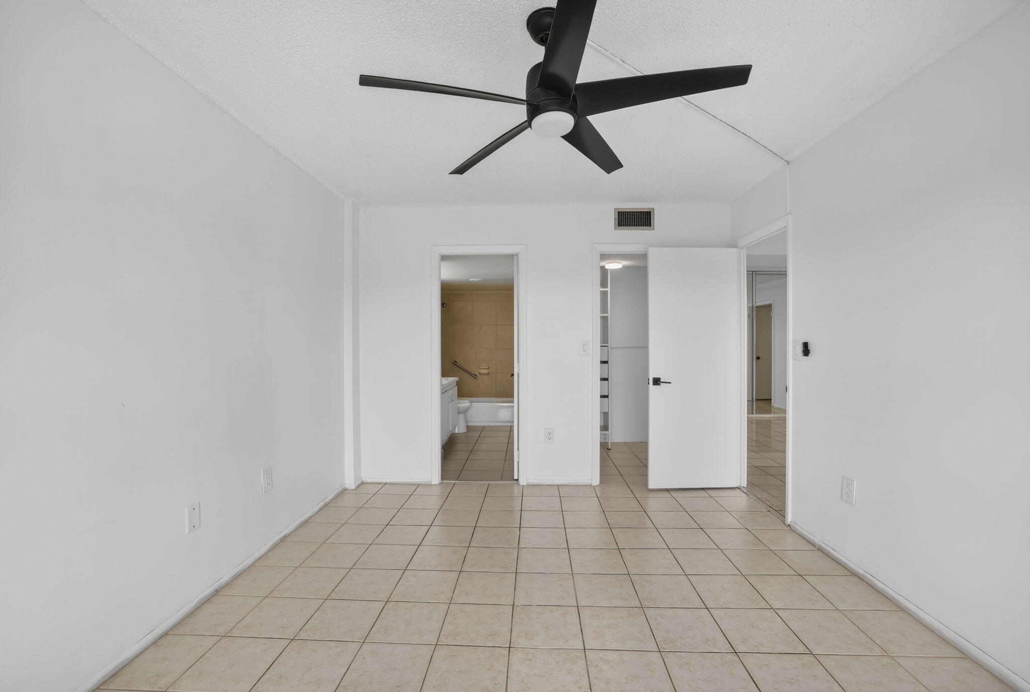 4174 Inverrary Drive, Unit 513 Lauderhill, FL 33319 - Photo 26 of 36 25-web-or-mls-8I8A2040