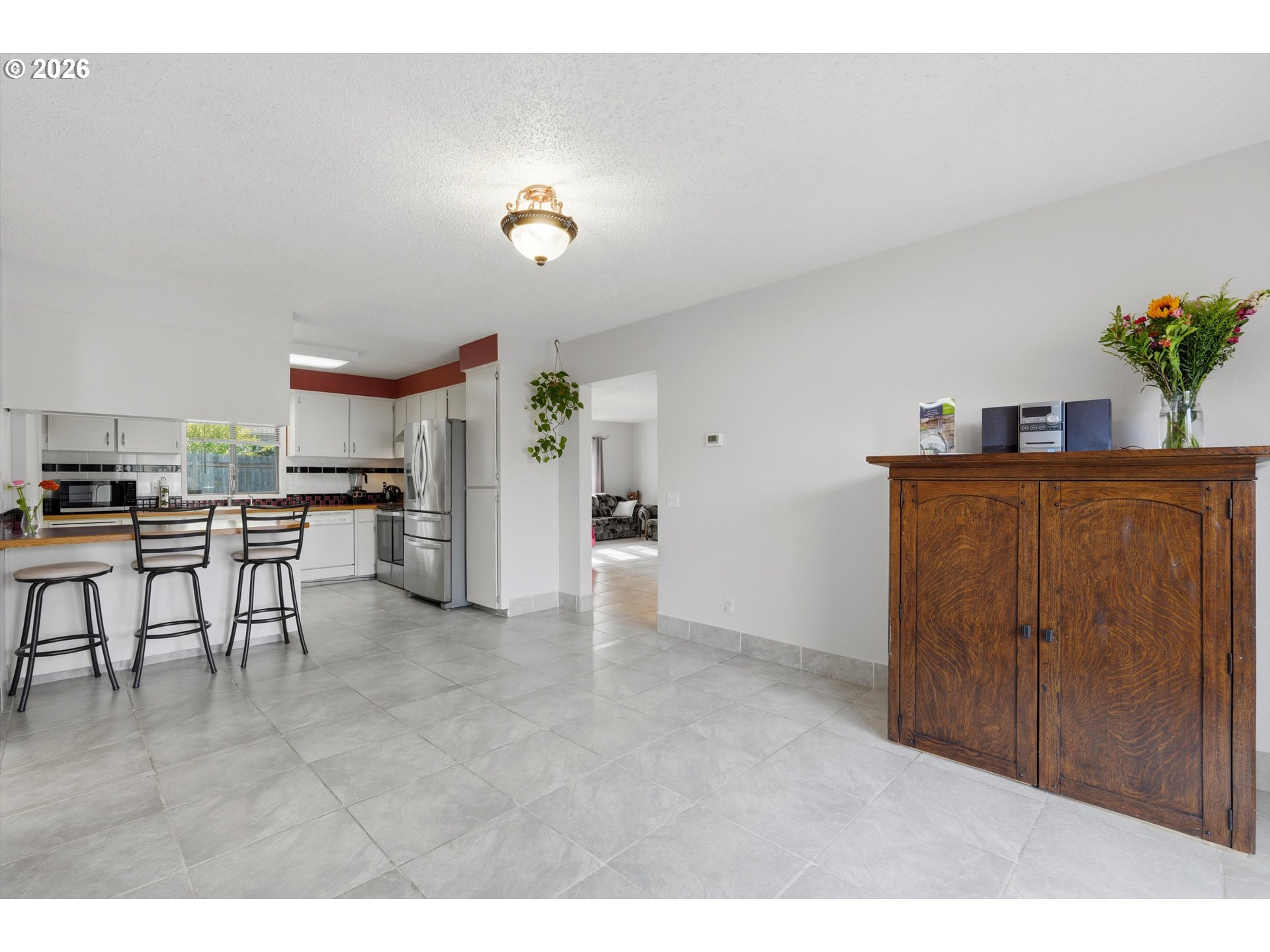 6811 Southwest 170th Avenue Beaverton, OR 97007 - Photo 9 of 29