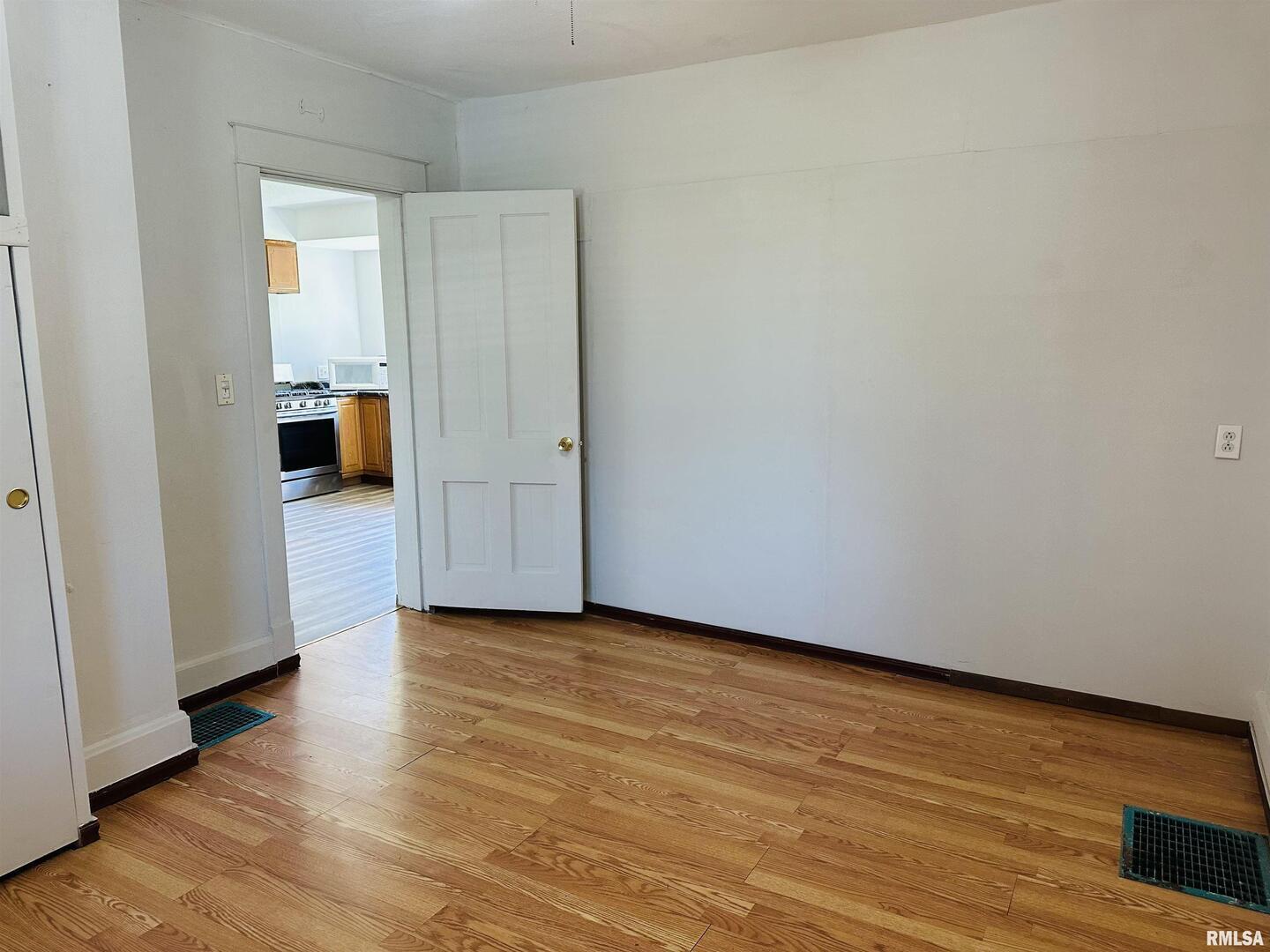 602 5th Street Rock Island, IL 61201 - Photo 6 of 14