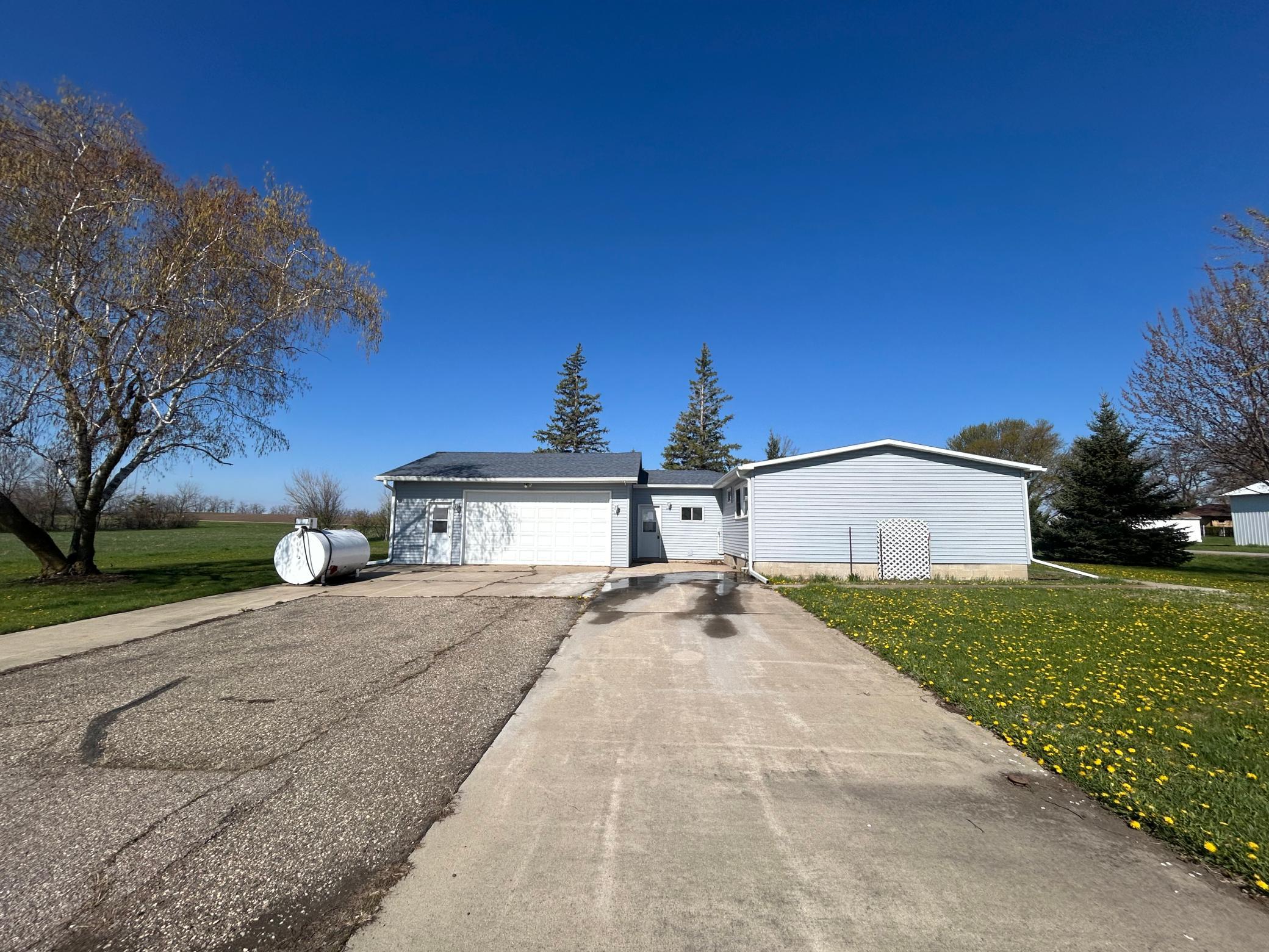 200 Prairie Avenue Darfur, MN 56022 - Photo 1 of 16
