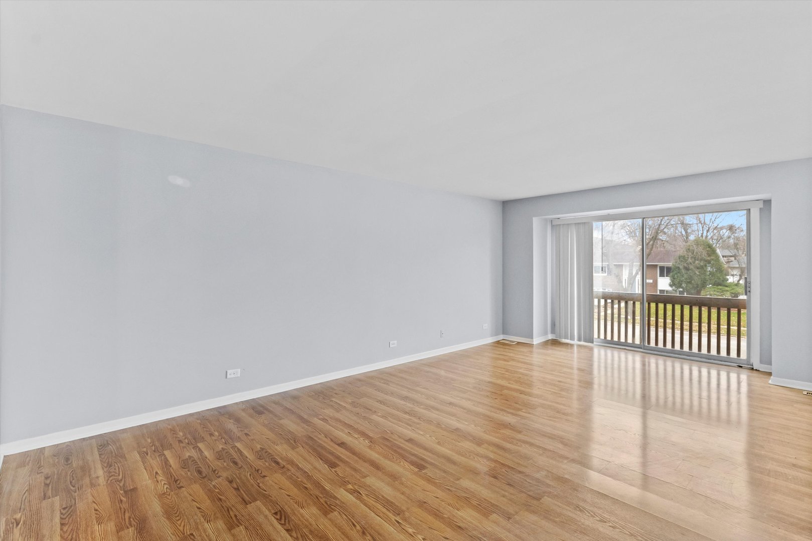 3026 Roberts Drive, Unit 7 Woodridge, IL 60517 - Photo 3 of 20