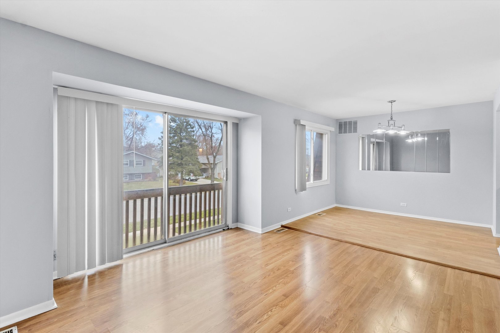 3026 Roberts Drive, Unit 7 Woodridge, IL 60517 - Photo 5 of 20