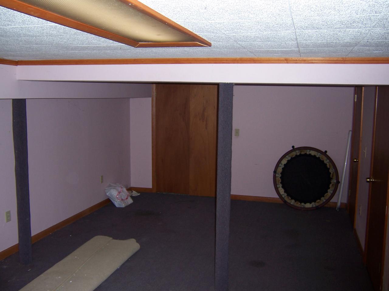 93 Bay State Road Pittsfield, MA 01201 - Photo 13 of 17 family room - 2