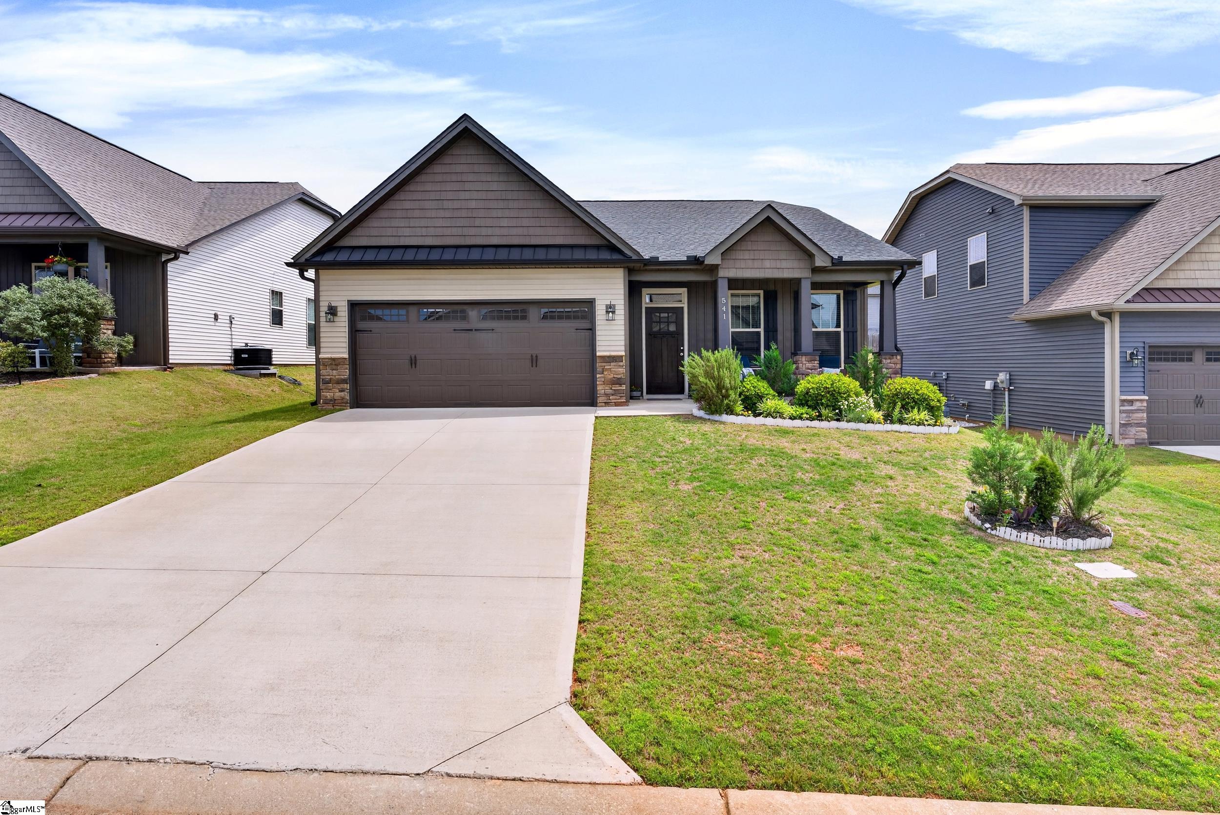 541 Chantry Lane Moore, SC 29369 - Photo 3 of 35