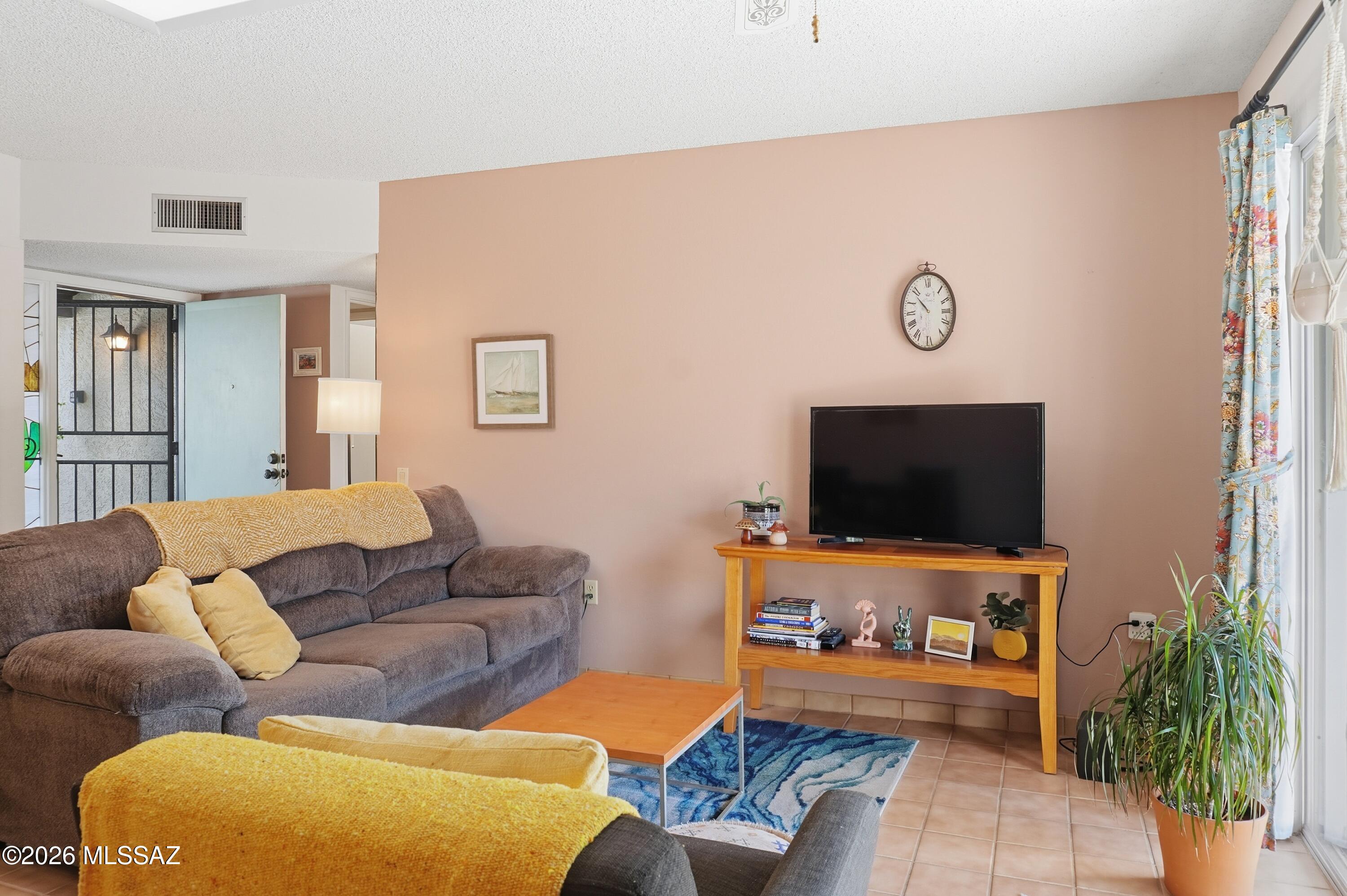 1176 South Alpine Circle Green Valley, AZ 85614 - Photo 8 of 30 DSC05984