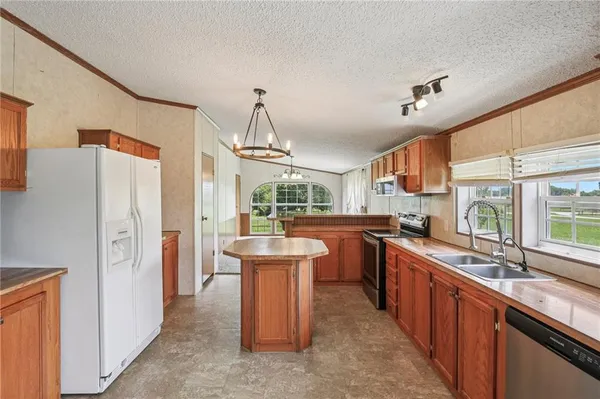 $342,000 | 507 Northwest 165th Road, Centerview, MO 64019