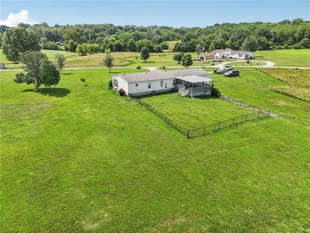 $342,000 | 507 Northwest 165th Road, Centerview, MO 64019