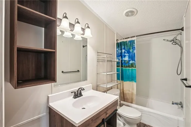 $342,000 | 507 Northwest 165th Road, Centerview, MO 64019