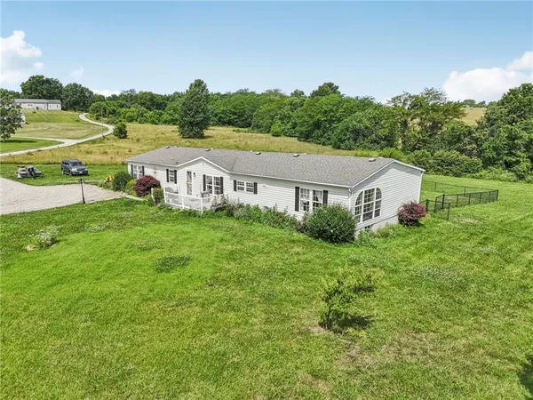 $342,000 | 507 Northwest 165th Road, Centerview, MO 64019