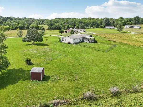 $342,000 | 507 Northwest 165th Road, Centerview, MO 64019