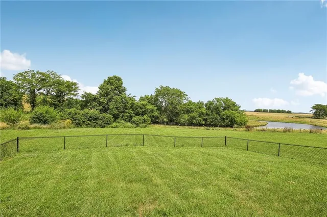 $342,000 | 507 Northwest 165th Road, Centerview, MO 64019