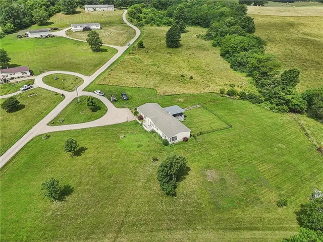 $342,000 | 507 Northwest 165th Road, Centerview, MO 64019