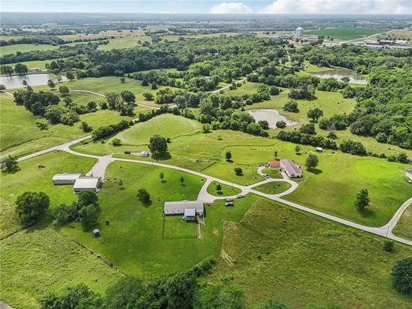 $342,000 | 507 Northwest 165th Road, Centerview, MO 64019