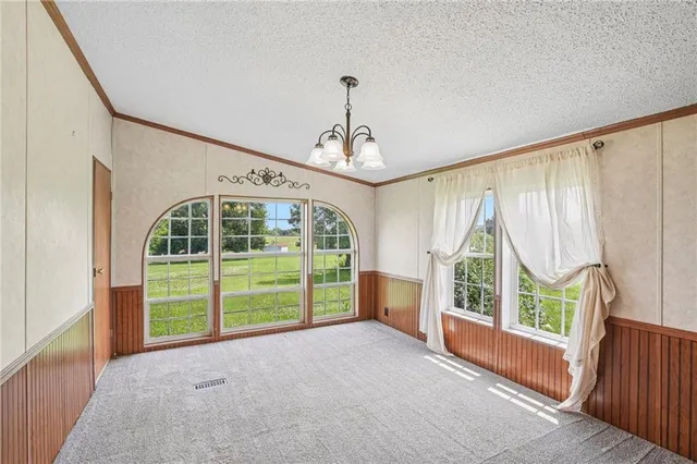 $342,000 | 507 Northwest 165th Road, Centerview, MO 64019