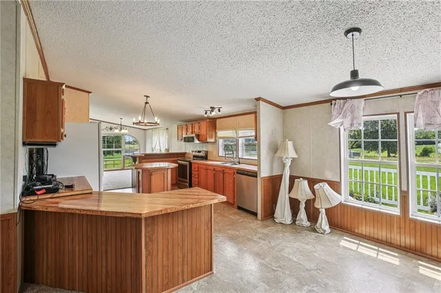 $342,000 | 507 Northwest 165th Road, Centerview, MO 64019