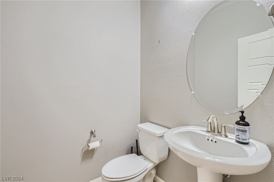 10024 Rams Leap Avenue Las Vegas, NV 89166 - Photo 12 of 51