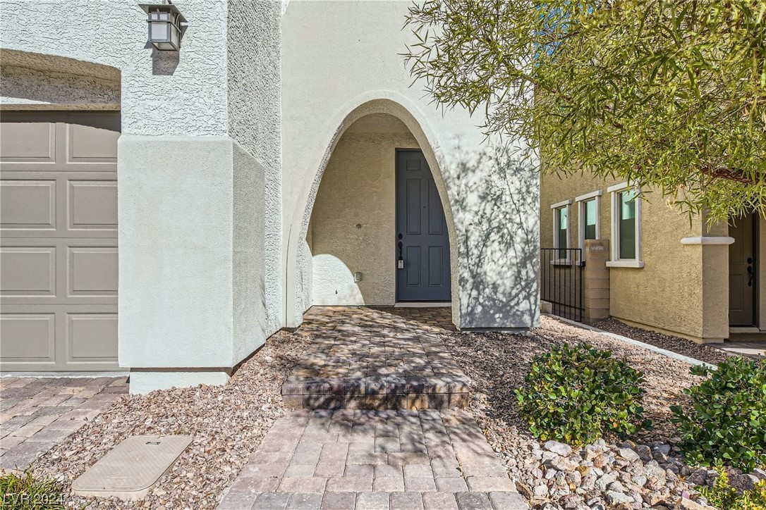 10024 Rams Leap Avenue Las Vegas, NV 89166 - Photo 4 of 51
