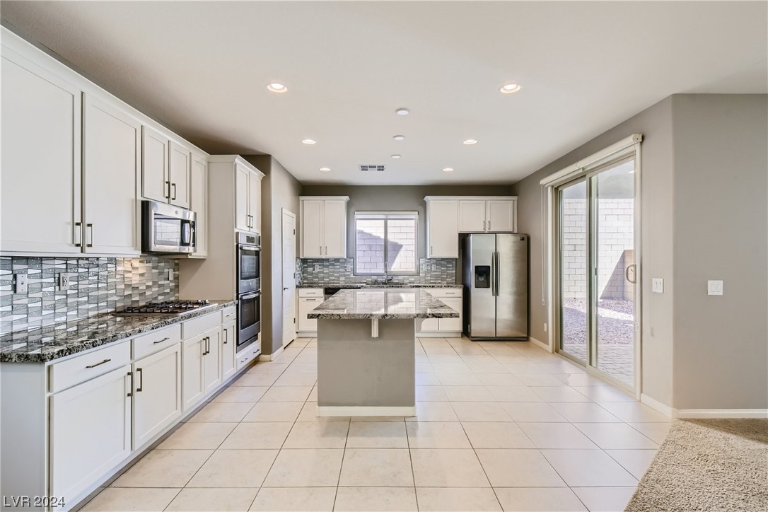 10024 Rams Leap Avenue Las Vegas, NV 89166 - Photo 10 of 51