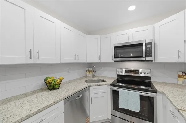 $199,900 | 1135 Pine Ridge Circle West, Unit A2, Tarpon Springs, FL 34688