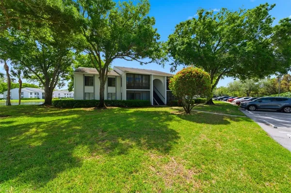 $199,900 | 1135 Pine Ridge Circle West, Unit A2, Tarpon Springs, FL 34688