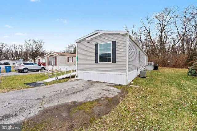 $79,900 | 32 Hathaway Drive, Carlisle, PA 17015