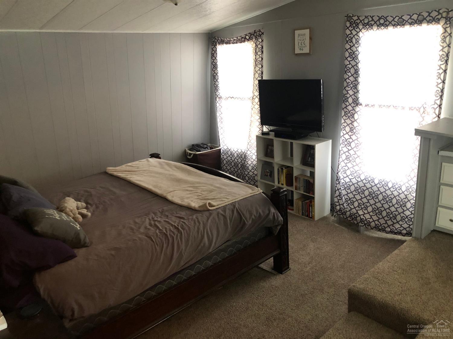 61075 Springcrest Drive Bend, OR 97702 - Photo 12 of 24 Gallery Image 12