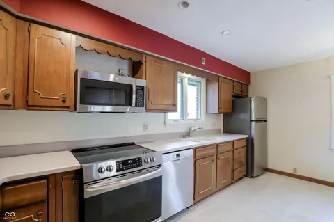 $599,999 | 10712 Wildwood Drive, Fishers, IN 46037