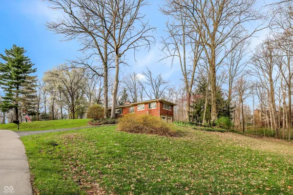 $599,999 | 10712 Wildwood Drive, Fishers, IN 46037