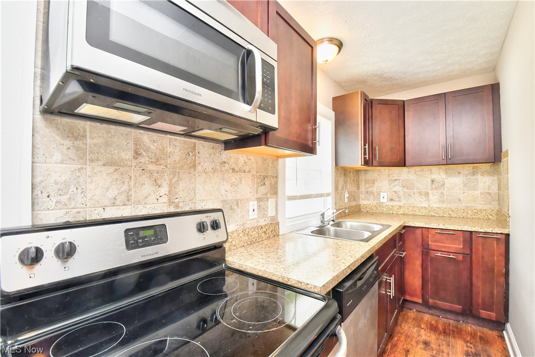 3347 Cedarbrook Road Cleveland, OH 44118 - Photo 10 of 22 Gallery Image 10