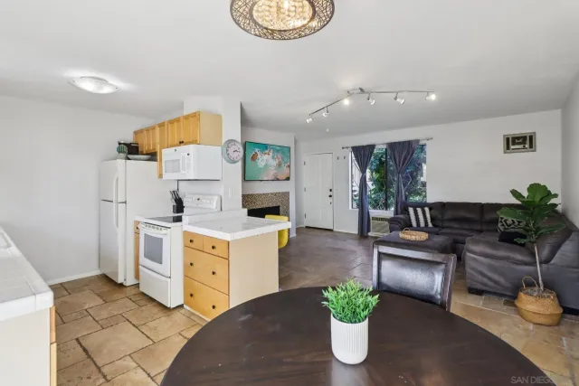 $569,900 | 4415 38th Street, Unit 4, San Diego, CA 92116