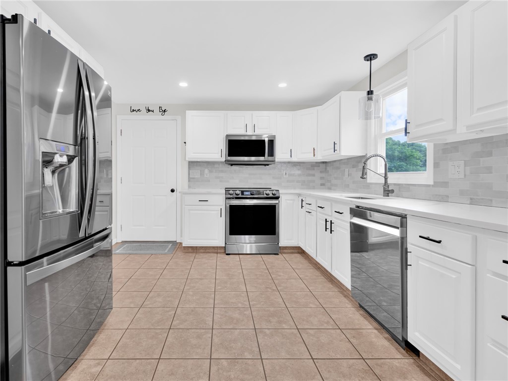 2 Brookfield Road Coventry, RI 02816 - Photo 20 of 43