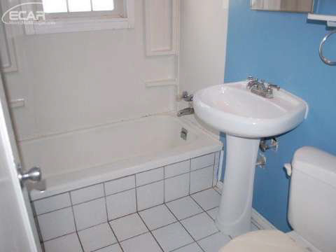 3222 Miller Road Flint, MI 48503 - Photo 18 of 21 20423502-17.JPG