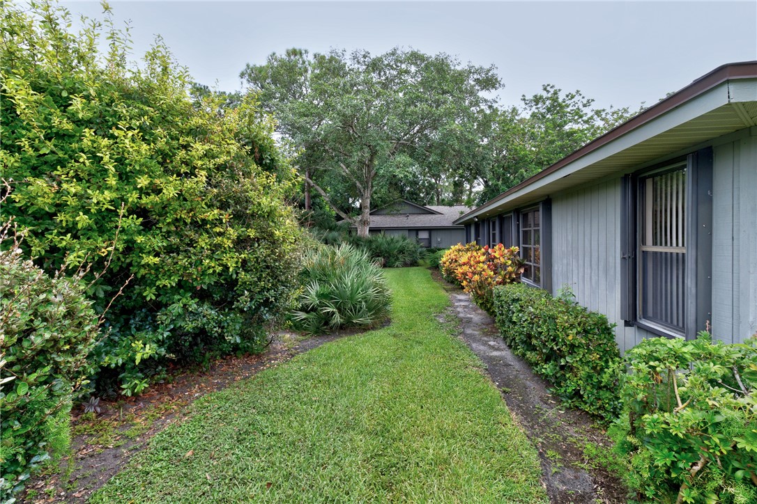 738 Timber Ridge Trail Southwest, Unit 2 Vero Beach, FL 32962 - Photo 25 of 36 Gallery Image 25