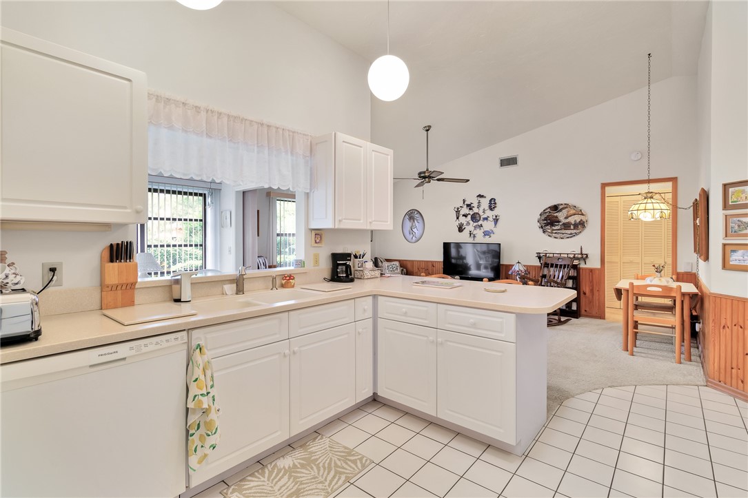 738 Timber Ridge Trail Southwest, Unit 2 Vero Beach, FL 32962 - Photo 5 of 36 Gallery Image 5
