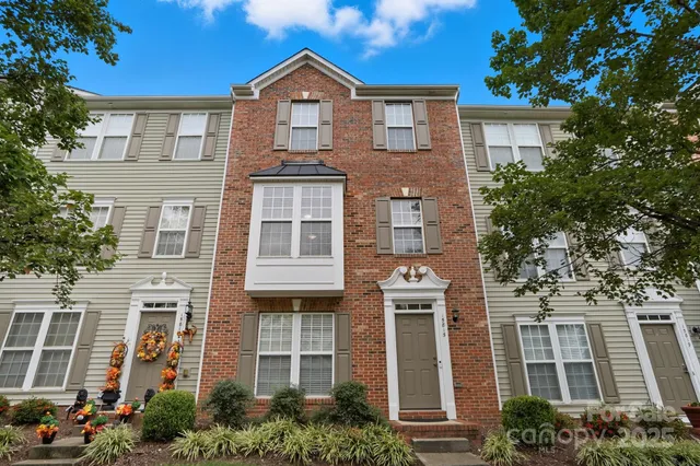$379,900 | 15815 Castle Watch Avenue, Charlotte, NC 28277
