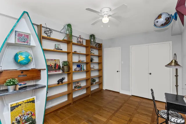 $200,000 | 1585 Ridge Avenue, Unit 404, Evanston, IL 60201