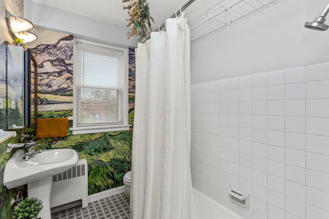 1585 Ridge Avenue, Unit 404 Evanston, IL 60201 - Photo 14 of 17