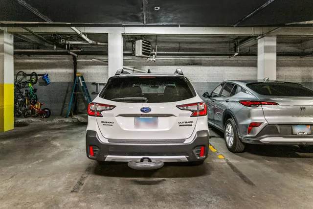 $200,000 | 1585 Ridge Avenue, Unit 404, Evanston, IL 60201