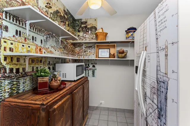 $200,000 | 1585 Ridge Avenue, Unit 404, Evanston, IL 60201